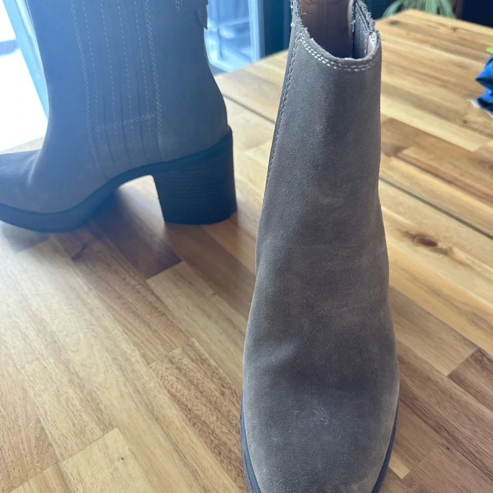 Crown Vintage Capari Bootie Block Heel Suede Leather Taupe‎ Size 10